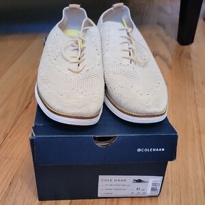 Sz 11 MENS Cole Haan Cream Oxfords